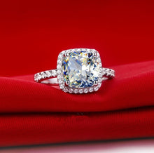 Load image into Gallery viewer, LAUREN Handcrafted ring