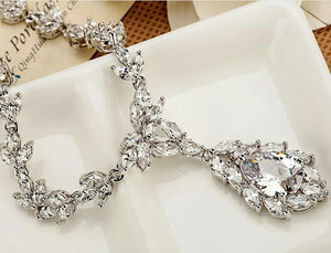 ELIZABETH💎 18k white gold plated cz necklace