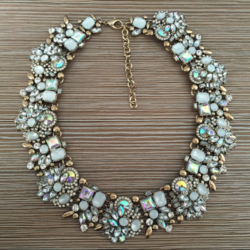 OLIVIA statement necklace